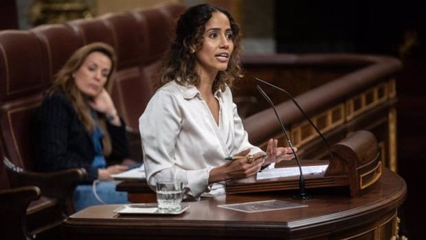 ep la diputada de sumar tesh sidi interviene durante un pleno donde se debate la toma en