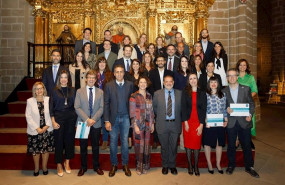 ep la presidenta saliente la dra ruth vera y el coordinador de la comision de becas el dr miguel