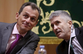 ep los ministros pedro duque y fernando grande-marlaska en unas jornadas de la guardia civil en 2019