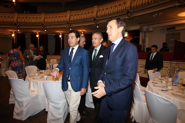 Moreno y Hernando, a su llegada al desayuno informativo de Europa Press | EUROPA PRESS ep morenohernando allegadadesayuno informativoeuropa press