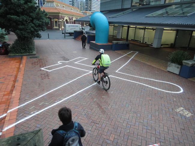 Obra de James Bridle 'Drone Shadow Wellington NZ' | JAMES BRIDLE ep obrajames bridle drone shadow wellington nz