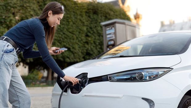 EU car registrations climb as BEV sales continue to soar