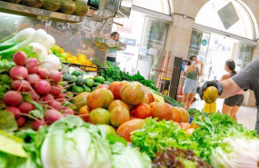ep archivo   fruta y verdura en el mercado central