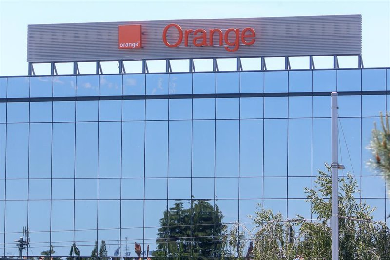 Orange factura 9.850 millones hasta marzo, un 2,1% más, y propone subir el dividendo