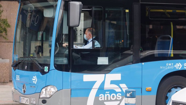 ep archivo   un conductor de un autobus de la emt con mascarilla en las inmediaciones de plaza de