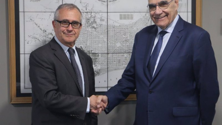 Carlos Cabrera (i), nuevo presidente del Institut Cerdà en sustitución de Salvador Alemany (D). | INSTITUT CERDÀ ep carlos cabrera i nuevo presidente del institut cerd en sustitucion de salvador alemany d
