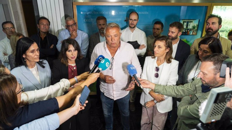 El alcalde de Palas de Rei, Pablo Taboada, atiende a los medios junto a las responsables del PP gallego de Economía, María Jesús Lorenzana, y Medio Ambiente, Ángeles Vázquez | PPDEGALICIA ep el alcalde de palas de rei pablo taboada atiende a los medios junto a las responsables del pp