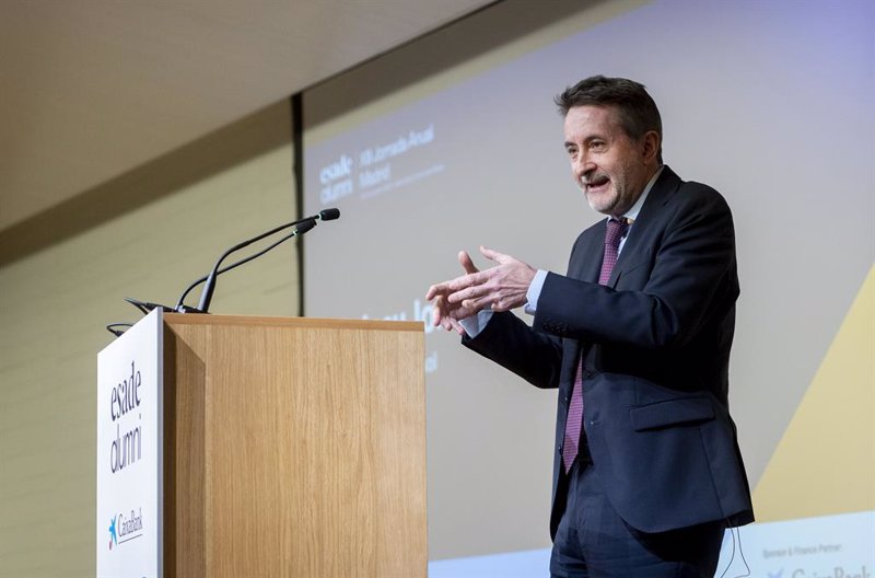 El Gobierno se reúne con las energéticas para suavizar el impuesto extraordinario