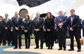 ep el ministro de industria y turismo jordi hereudurante un minuto de silencio por las victimas del
