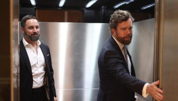 ep el presidente de vox y el portavoz parlamentario del partido santiago abascal e ivan espinosa de 20190918173205