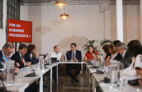 ep i-d secretarioindustria comercioturismopsoe carles ruiz secretario generalpsoepresidentegobiernofunciones pedro sanchez yministraindustriaturismofunciones reyes maroto presidenreunion con