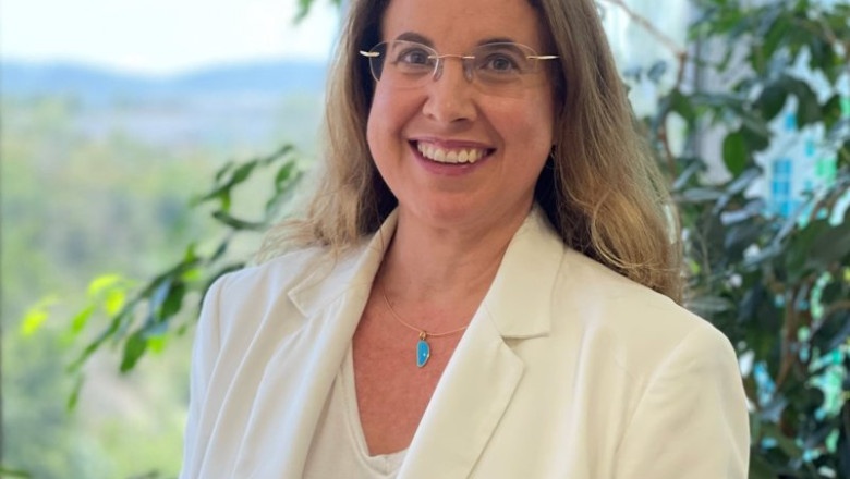 ep la nueva directora de salud de axa elena flores ep la nueva directora de salud de axa elena flores