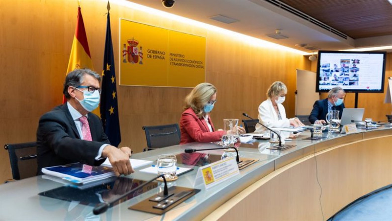 La vicepresidenta segunda y ministra de Asuntos Económicos y Transformación Digital, Nadia Calviño, preside este miércoles 21 de abril el el Consejo para la Transformación Digital junto a los secretarios de Estado del Ministerio. | MINISTERIO DE ASUNTOS ECONÓMICOS ep la vicepresidenta segunda y ministra de asuntos economicos y transformacion digital nadia calvino 20210421155307