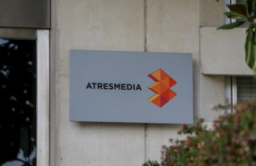 ep letras y logo de atresmedia en la entrada al edificio de la sede del grupo de comunicacion