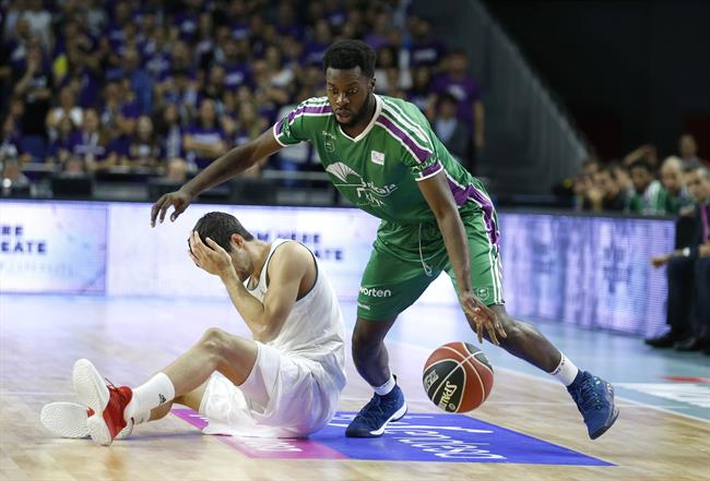 Mo Soluade (Unicaja Málaga) | ACB PHOTO - V. CARRETERO - Archivo ep mo soluade unicaja malaga