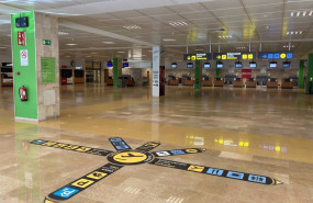 ep nueva carteleria en el aeropuerto de girona costa brava