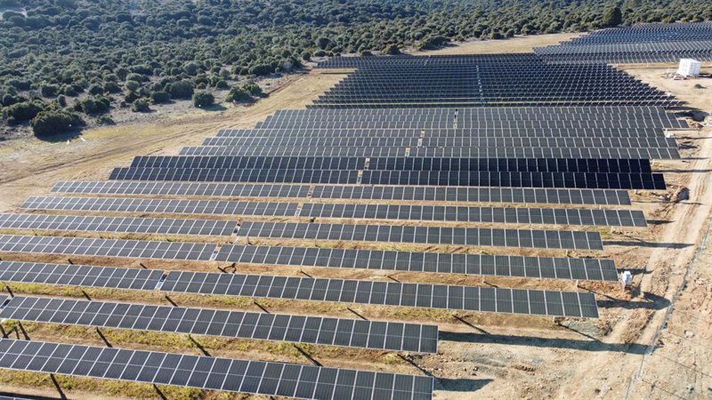 Naturgy construye en Extremadura su mayor planta fotovoltaica por 150 millones
