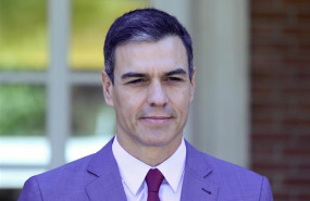 ep presidentegobiernofunciones pedro sanchez duranteencuentrooficiales generaleslas fuerzas armadasdeguardia civil en complejola moncloa
