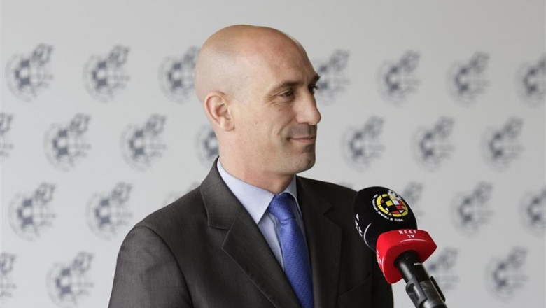 ep rubiales habla con los medios de comunicacion