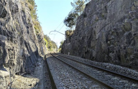 ep trinchera en ourense de la linea ferroviaria monforte de lemos-vigo