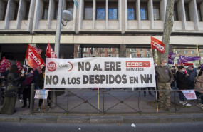 ep varios trabajadores del hotel nh madrid principe de vergara protestan a las puertas del mismo