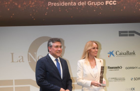 esther alcocer koplowitz presidenta del grupo fcc recogi el premio de manos de pedro fernndez aln presidente de la cnc 20260521153215 esther alcocer koplowitz presidenta del grupo fcc recogi el premio de manos de pedro fernndez aln presidente de la cnc 20260521153215