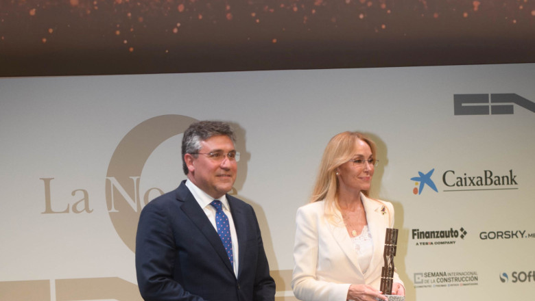 esther alcocer koplowitz presidenta del grupo fcc recogi el premio de manos de pedro fernndez aln presidente de la cnc 20260521153215 