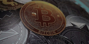 le-bitcoin-touche-un-creux-d-un-an