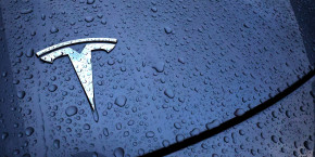 le logo de tesla le logo de tesla