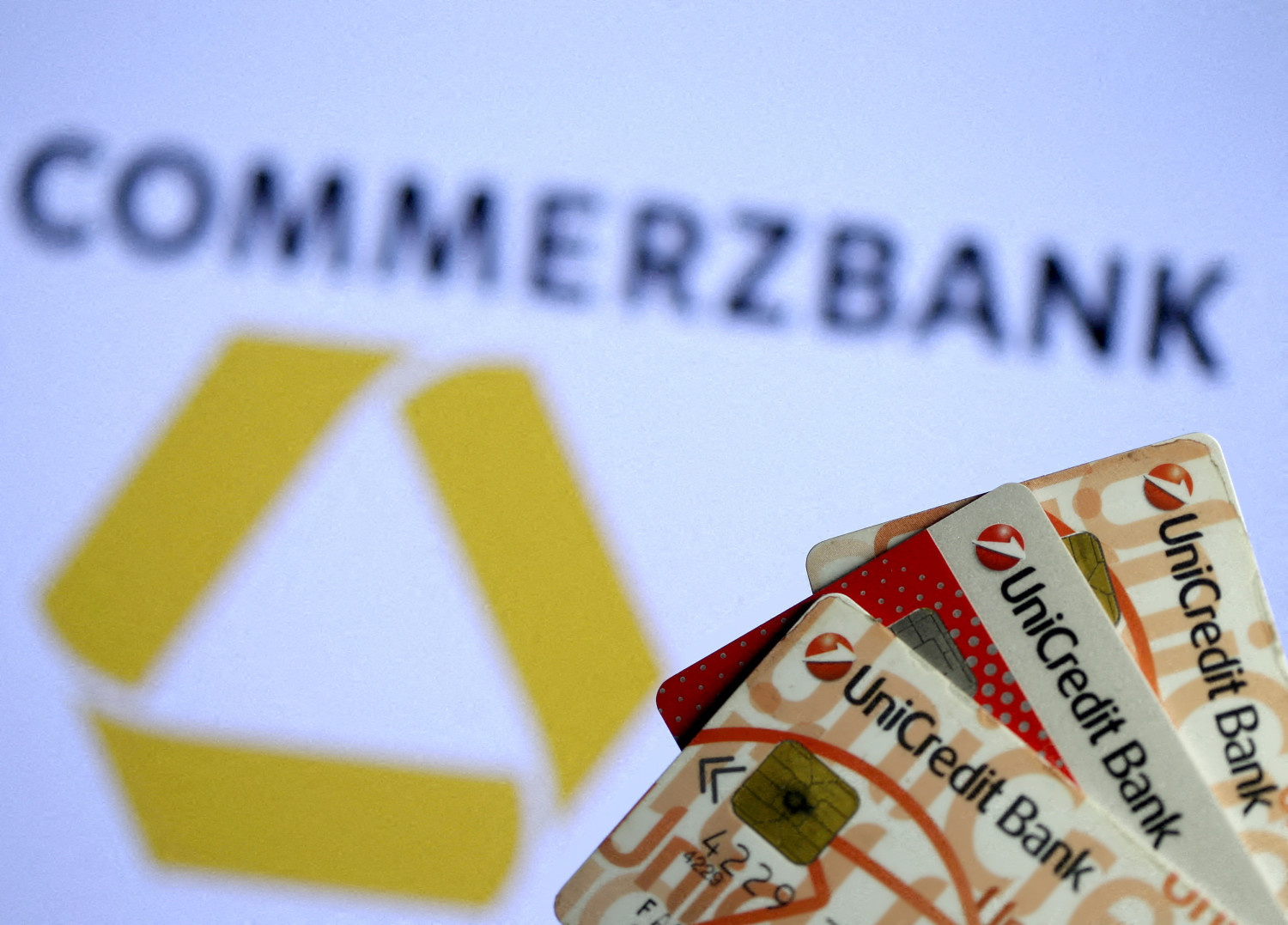 les logos de commerzbank et unicredit 20240923164112 les logos de commerzbank et unicredit 20240923164112