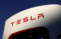 tesla-bat-le-consensus-au-3e-trimestre-le-titre-grimpe