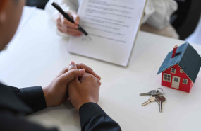 cropped shot financial advisor consulting customer 2023 11 27 05 19 50 utc compressed 20240912155423 