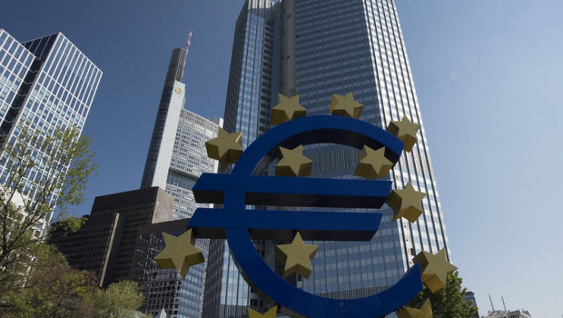 ecb dl 3 euro bonds frankfurt germany economy