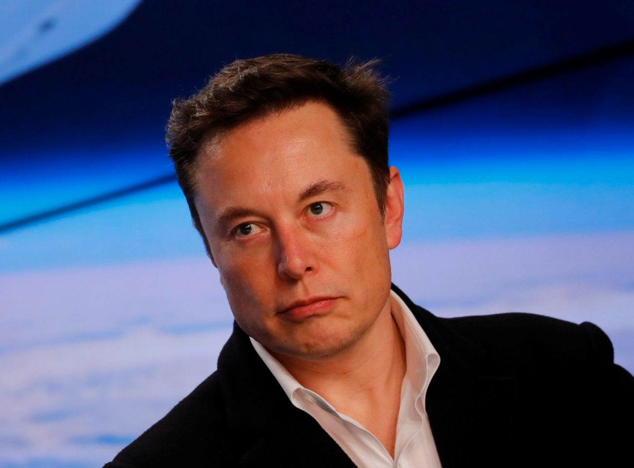 Elon Musk se enzarza con Binance en Twitter por el fallo del dogecoin
