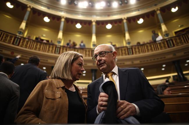 Ana Oramas y Cristóbal Montoro en la sesión de control al Gobierno | EUROPA PRESS ep ana oramascristobal montorola sesioncontrolgobierno