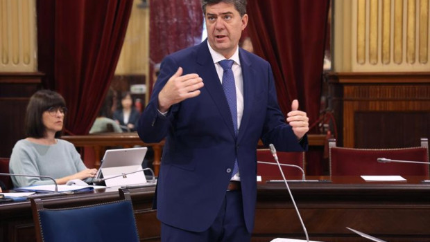 ep archivo   el conseller de turismo jaume bauza durante una sesion de control al govern balear
