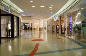 ep archivo   un centro comercial vacio en vigo galicia