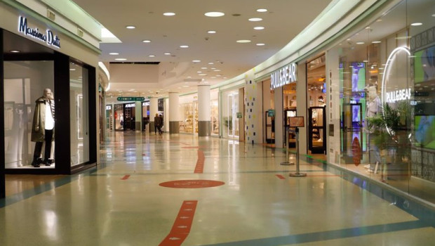 ep archivo   un centro comercial vacio en vigo galicia
