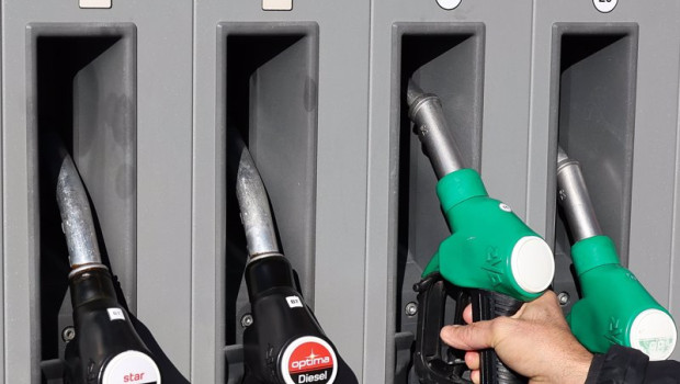 ep archivo una persona reposta en una gasolinera a 26 de diciembre de 2024 en madrid espana 20250410142904 ep archivo una persona reposta en una gasolinera a 26 de diciembre de 2024 en madrid espana 20250410142904