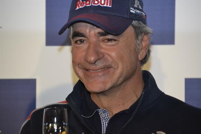Carlos Sainz brinda su victoria a la vuelta del Dakar 2018 | EUROPA PRESS - Archivo ep carlos sainz brindavictoriala vueltadakar 2018