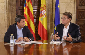 ep el president de la generalitat carlos mazon se reune con el director de la planta de la factoria