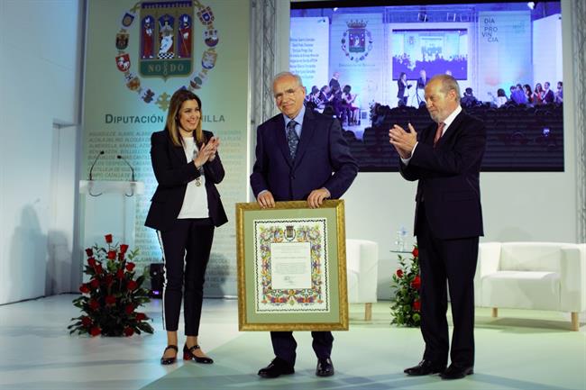 Entrega de la distinción a Alfonso Guerra | EUROPA PRESS ep entregala distincionalfonso guerra