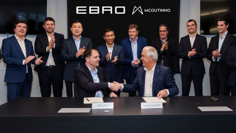 Imagen de la firma del acuerdo entre ambas empresas. | EBRO EV MOTORS ep imagen de la firma del acuerdo entre ambas empresas