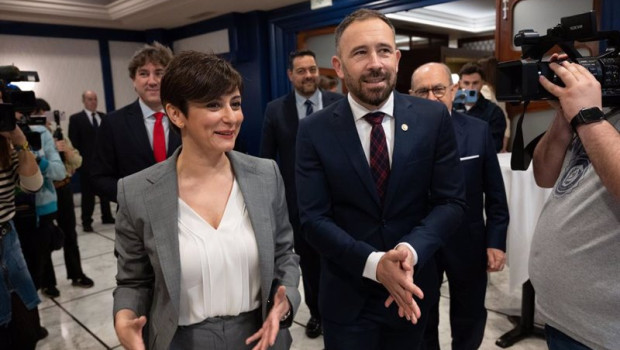 ep la ministra de vivienda y agenda urbana isabel rodriguez y el consejero vasco de de vivienda