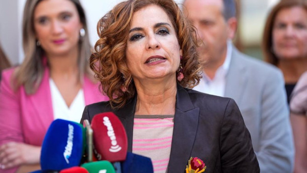 ep la vicepresidenta primera y ministra de hacienda maria jesus montero atiende a los medios de ep la vicepresidenta primera y ministra de hacienda maria jesus montero atiende a los medios de