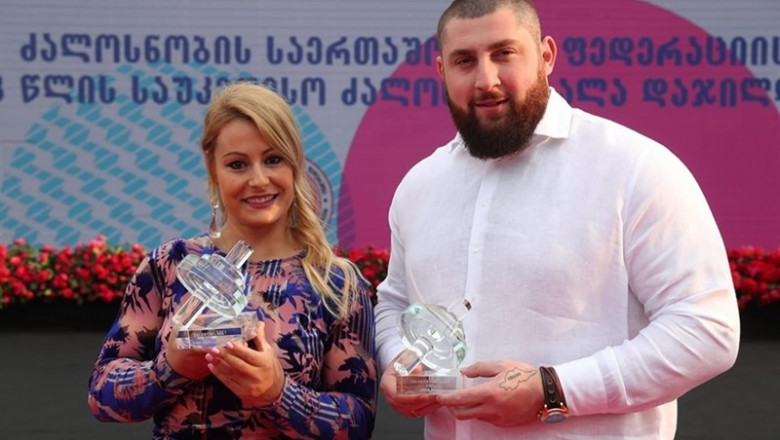 Lydia Valentín, mejor del mundo en halterofilia, denuncia que solo hay premio económico en el galardón masculino | IWF ep lydia valentin mejormundohalterofilia denunciasolo hay premio economicogalardon masculino