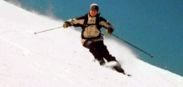 esquiador pista de nieve