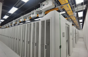 schneider electric presenta su nueva solucin i line track busway para centros de datos png 