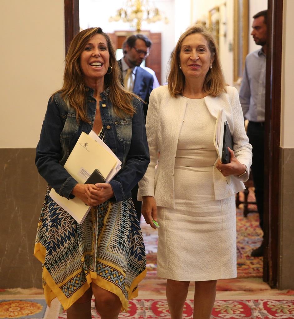 Alicia Sánchez-Camacho y Ana Pastor en los pasillos del Congreso | EUROPA PRESS - Archivo ep alicia sanchez-camachoana pastorlos pasilloscongreso