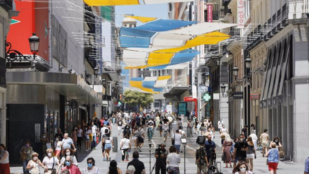 ep archivo   imagen de la calle preciados desde la puerta del sol en madrid espana a 29 de junio de